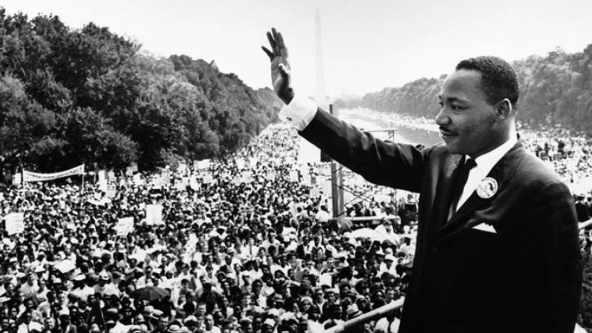 Porodica Martina Luthera Kinga Jr. zamolila je sve koji istražuju objavljene dosjee da ‘to čine sa empatijom, suzdržanošću i poštovanjem'.