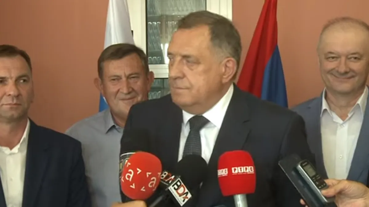 24.000 eura mjesečno plus dodaci, to nijedan funkcioner u EU nema, kazao je Dodik