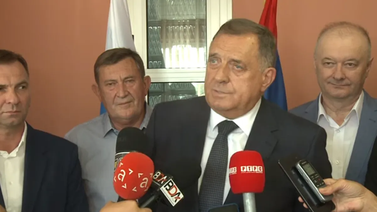 24.000 eura mjesečno plus dodaci, to nijedan funkcioner u EU nema, kazao je Dodik