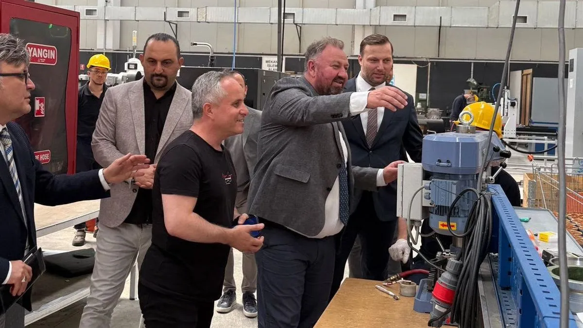 HAGAT Savunma Teknolojileri Bilişim İç ve Dış Ticaret Anonim Şirketi (“HAGAT”) je jedna od firmi namjenske industrije Republike Turske.