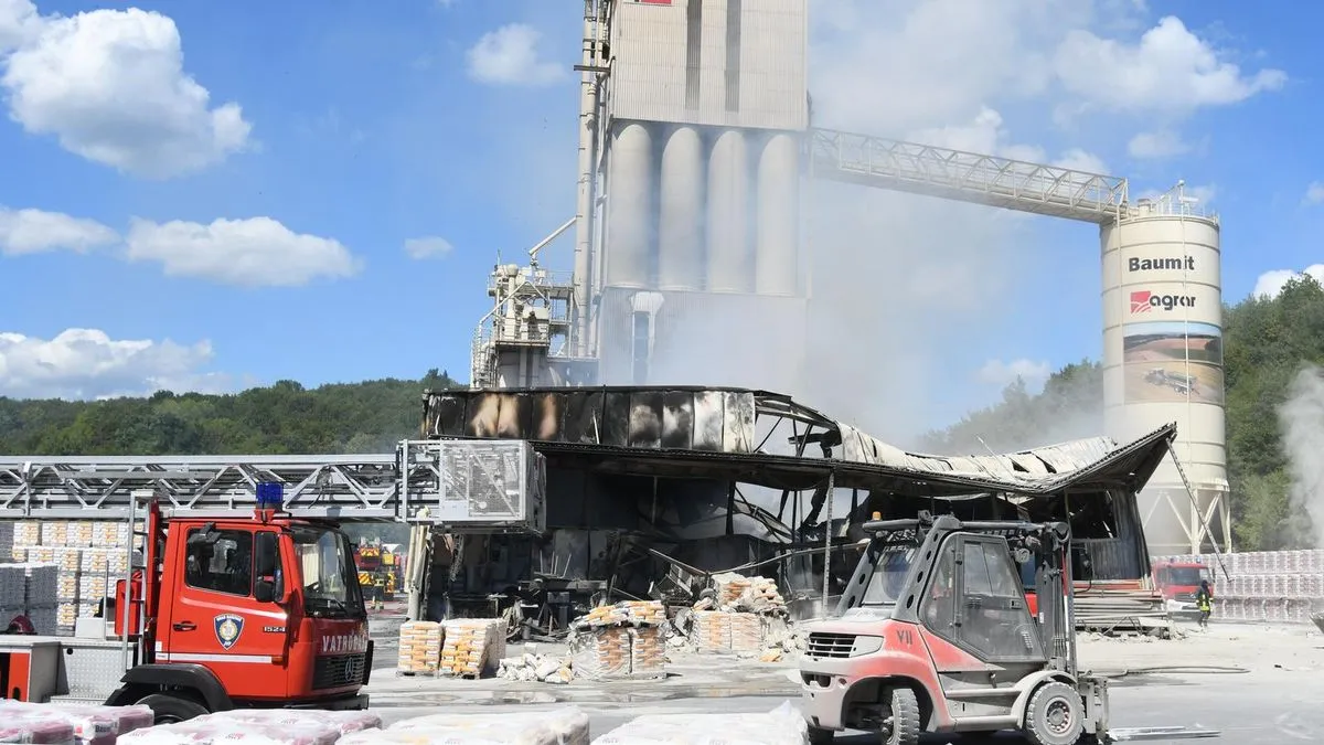 Drama u susjedstvu: Gori tvornica, vatrogasci spriječili da se zapali silos s opasnim hemikalijama