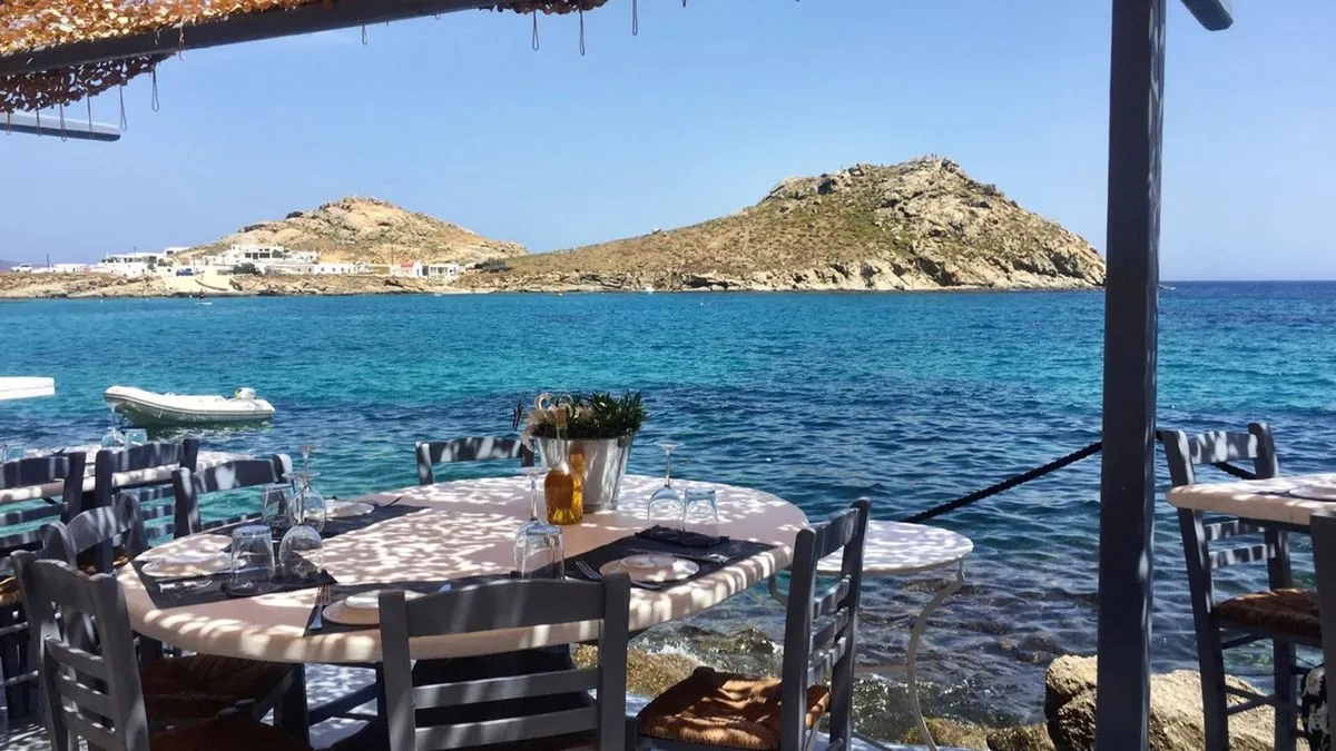 Još jedna gošća, Sue, nazvala je restoran "šokantnom prevarom", tvrdeći da su joj naplatili čak i neporučena pića