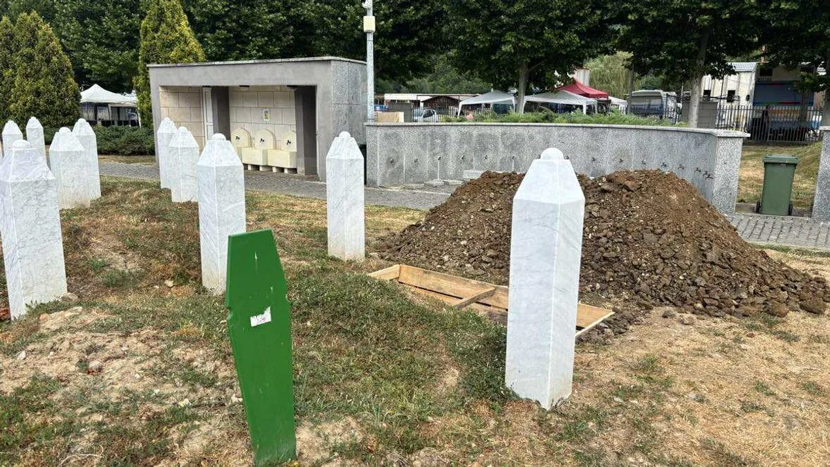 U Potočarima počelo kopanje kabura za sedam žrtava srebreničkog genocida