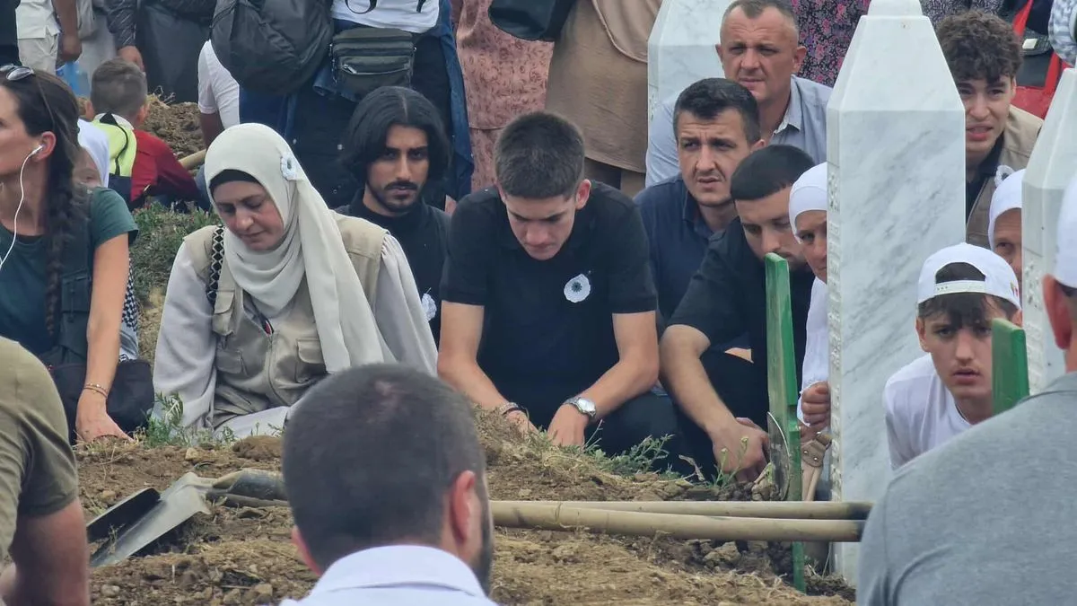 Najmlađe žrtve genocida od kojih se danas oproštaju njihovi najbliži su 19-godišnjaci Senajid Avdić i Hariz Mujić