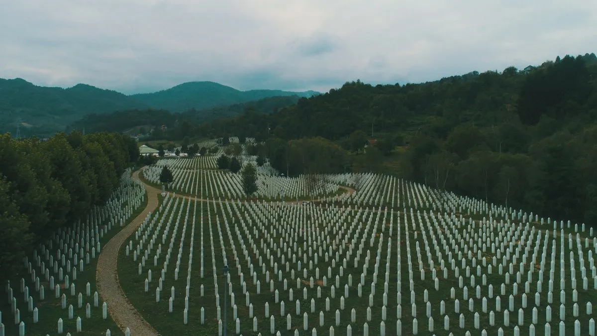 Srebrenica nije pusta zbog toga što u njoj nema ljudi da žive, njeno stanovništvo je pobijeno
