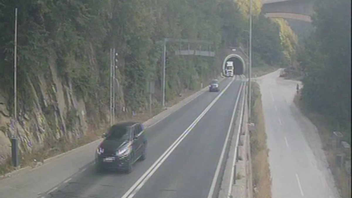 Na magistralnoj cesti M-17.4 Mostar–Čitluk–Brdo Hum saobraćaj je potpuno obustavljen do subote ujutro.