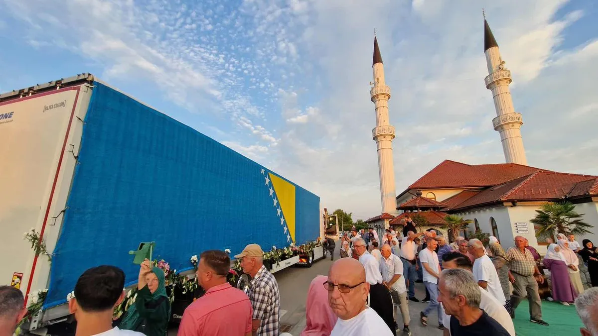 Prijedor i Sana pamte: Tišina i suze dočekale šehide u Kamičanima