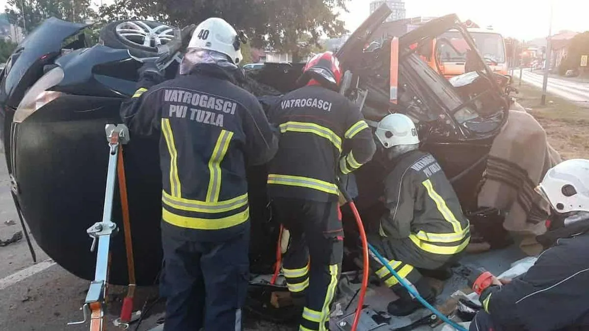 Podsjećamo da se nesreća dogodila jutros oko 4:20 sati u ulici Bosne Srebrene, u neposrednoj blizini glavne autobuske stanice
