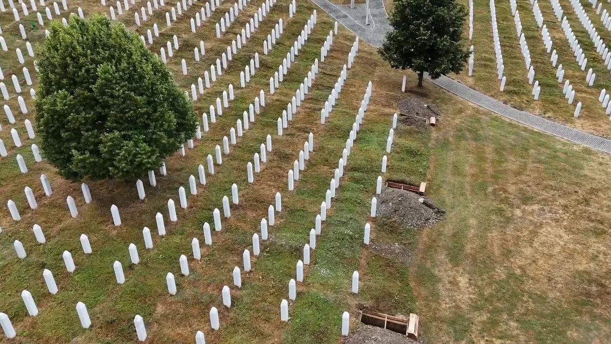 Žrtve potječu iz različitih općina, a najviše ih je s područja istočne Bosne i Hercegovine - Srebrenice, Bratunca, Vlasenice, Zvornika i Milića.