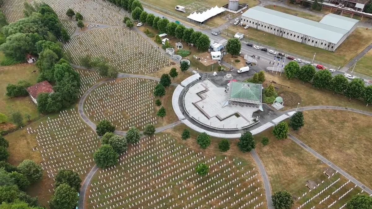 Žrtve potječu iz različitih općina, a najviše ih je s područja istočne Bosne i Hercegovine - Srebrenice, Bratunca, Vlasenice, Zvornika i Milića.
