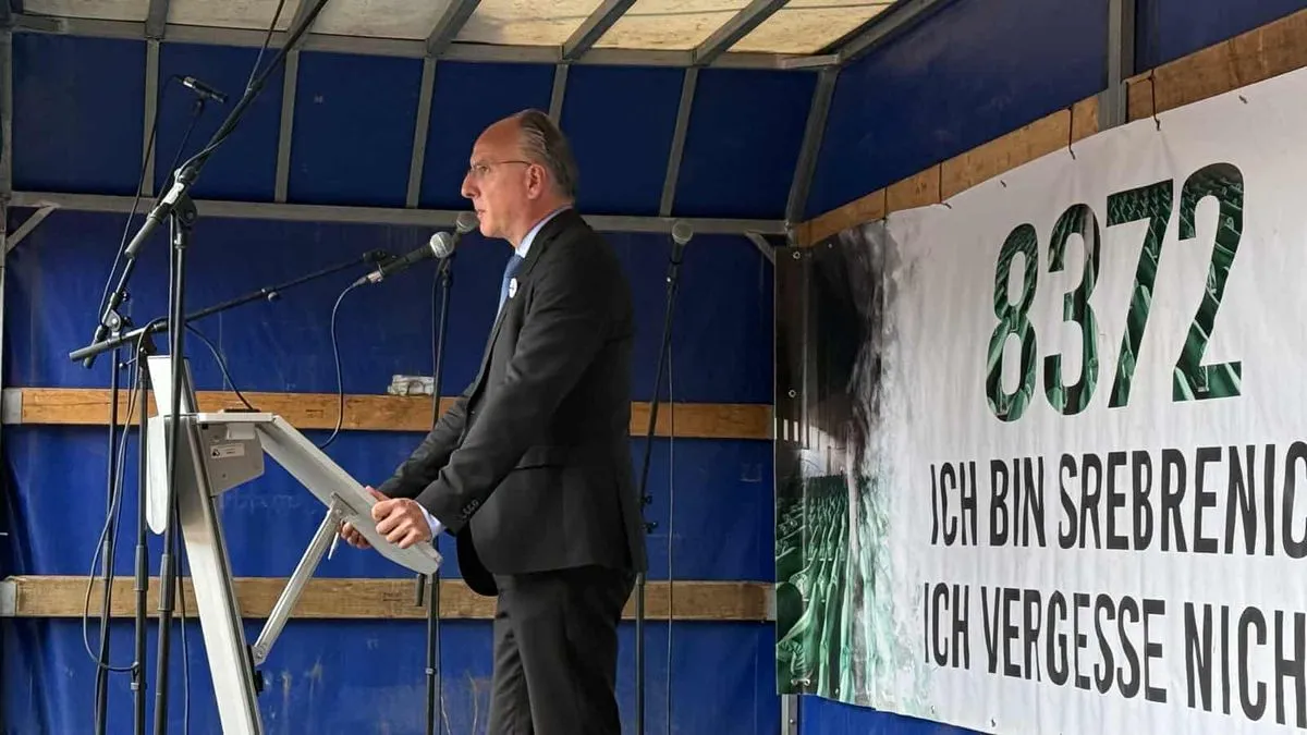 Marš mira krenuo je ispred zgrade Generalnog konzulata Bosne i Hercegovine u Stuttgartu tačno u 14:00 sati.