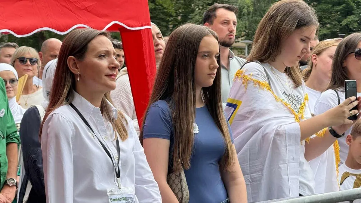Marš mira krenuo je ispred zgrade Generalnog konzulata Bosne i Hercegovine u Stuttgartu tačno u 14:00 sati.