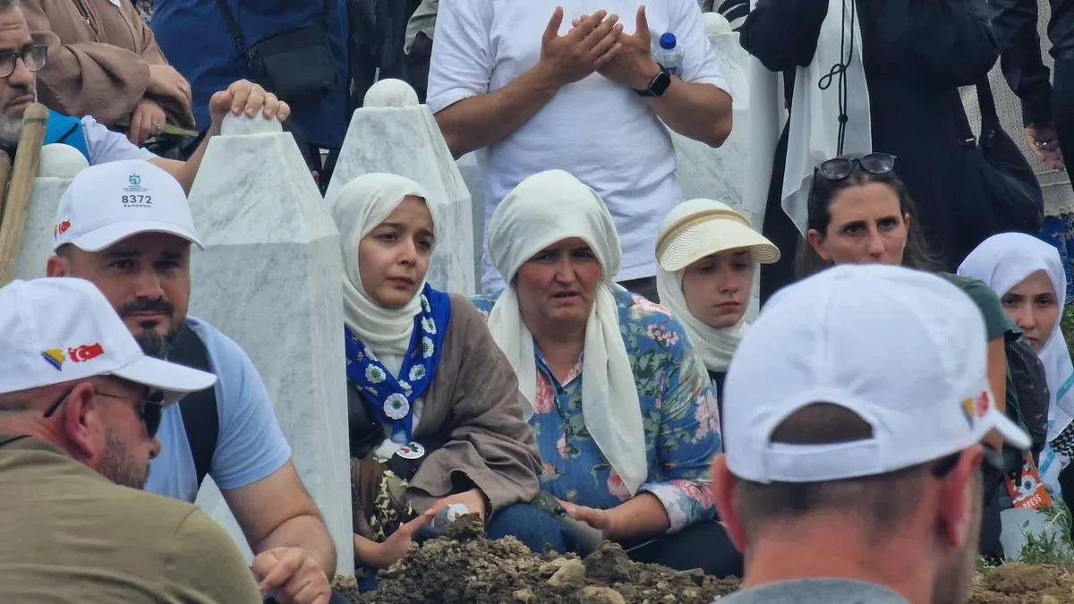 Tuga bez kraja: Obavljen ukop 7 žrtava genocida u Srebrenici