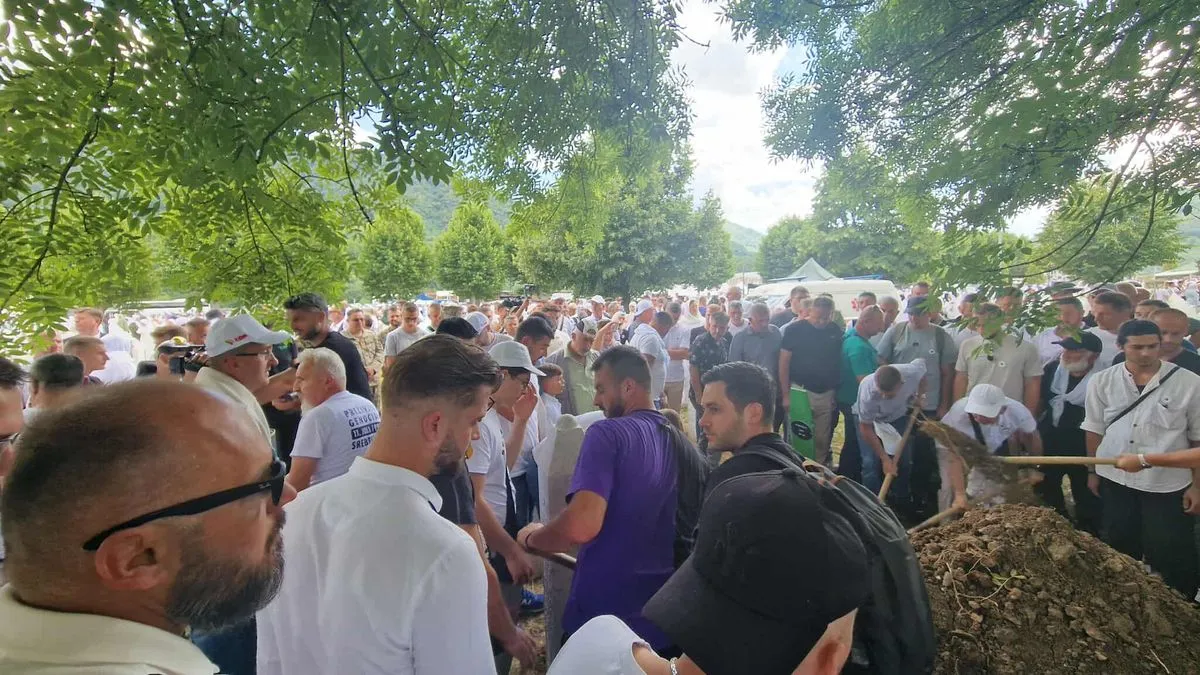 Najmlađe žrtve genocida od kojih se danas oproštaju njihovi najbliži su 19-godišnjaci Senajid Avdić i Hariz Mujić