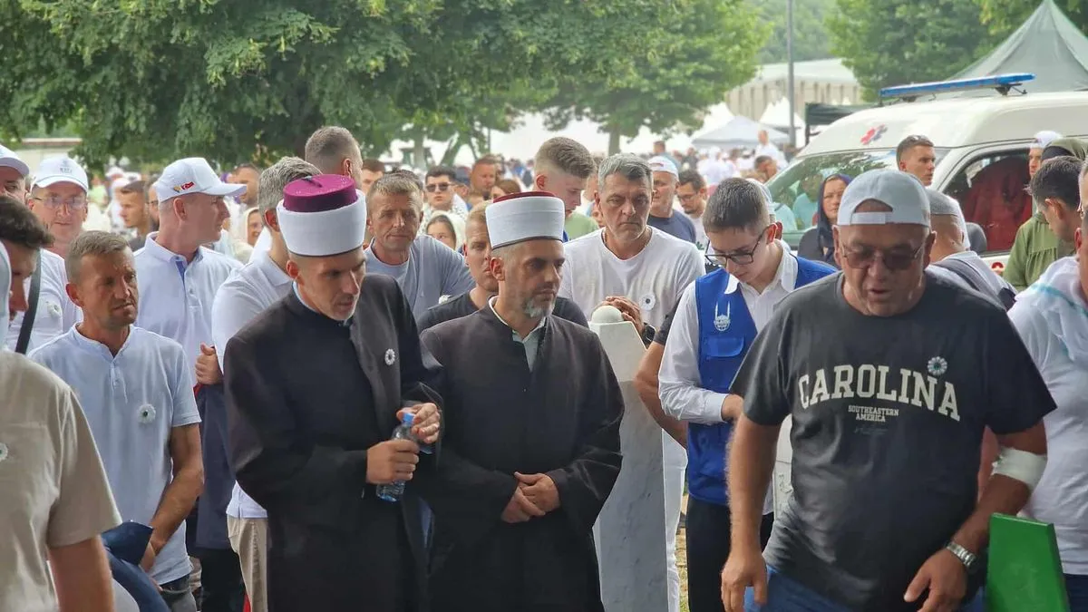Najmlađe žrtve genocida od kojih se danas oproštaju njihovi najbliži su 19-godišnjaci Senajid Avdić i Hariz Mujić