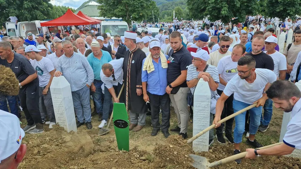Najmlađe žrtve genocida od kojih se danas oproštaju njihovi najbliži su 19-godišnjaci Senajid Avdić i Hariz Mujić