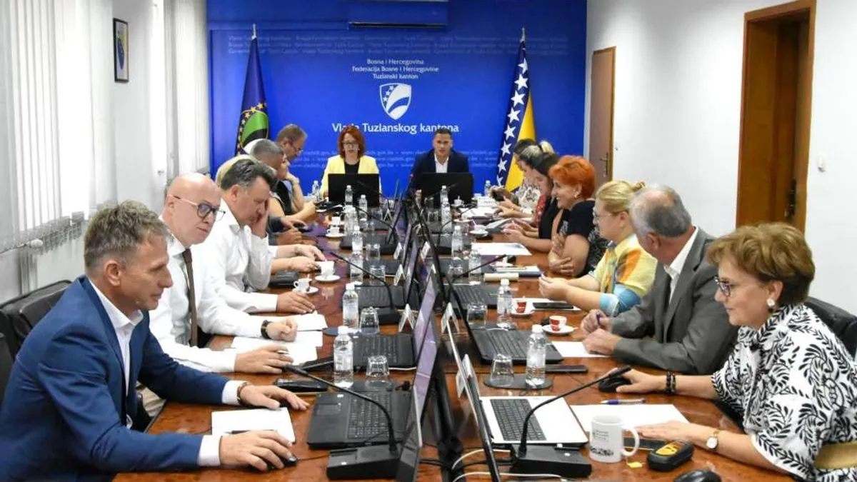 Značajan izazov predstavljalo je ukidanje direktnih avio linija s Međunarodnog aerodroma Tuzla, što se odrazilo na manji broj stranih turista.