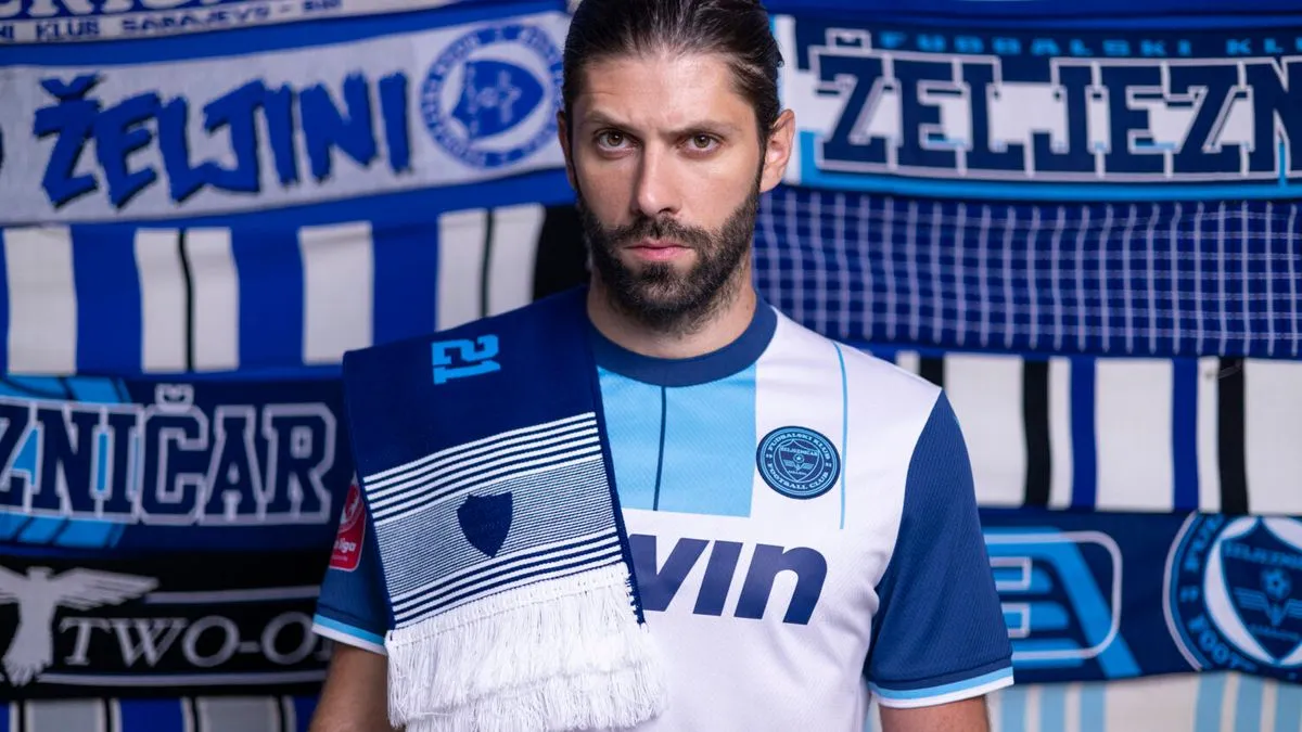 Fudbalski klub Željezniča predstavio garnituru Macron dresova za sezonu 2025/2026.