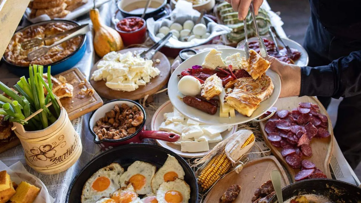 Oko 20 ljudi prevezeno je u bolnicu, dok je u samom hotelu na obali postavljena terenska bolnica za hitne slučajeve