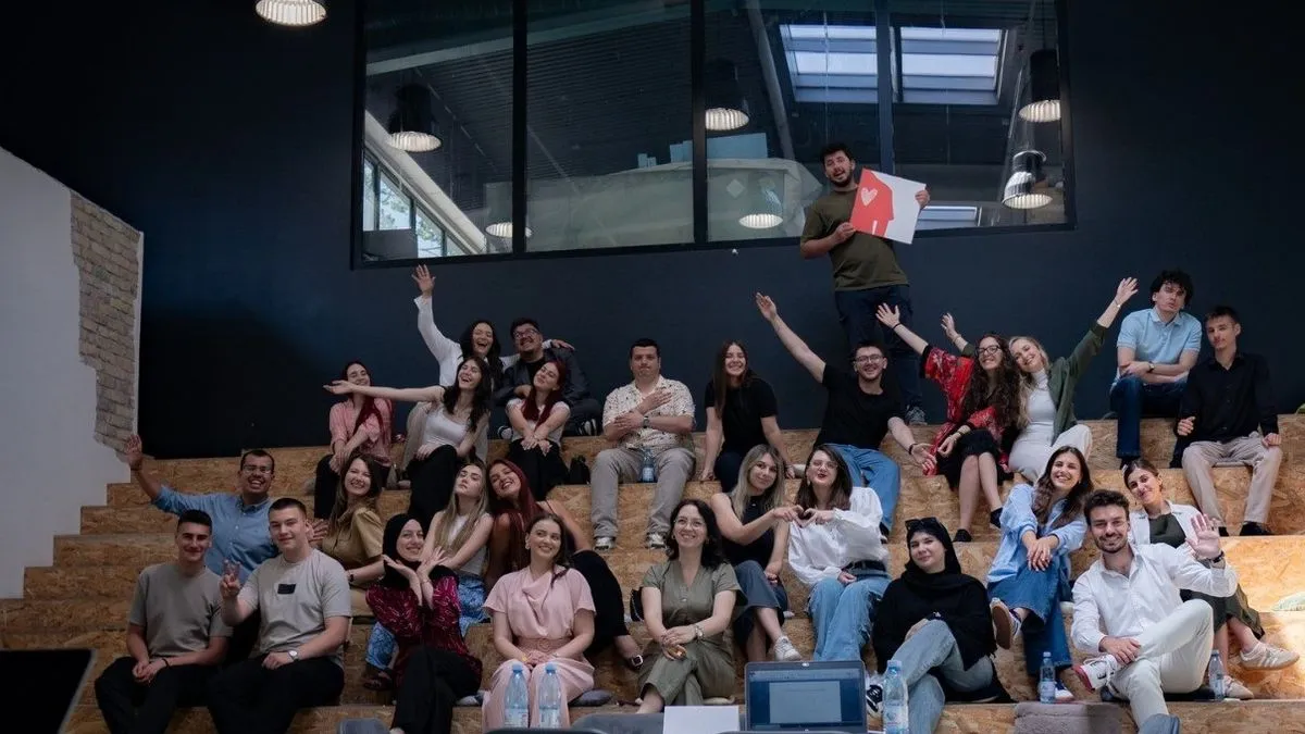 Ovog Međunarodnog dana mladih želimo jasno poručiti da ulaganje u mlade nije pitanje dobre volje, nego ozbiljnosti društva i zadatak svih institucija vlasti.