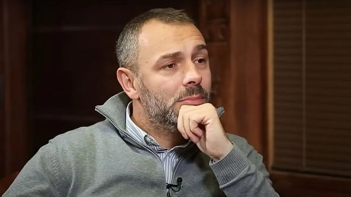 Zato pozivamo nadležno Tužilaštvo da zatraži primjerenu sankciju za počinitelja napada kako bi se svi oni koji se usuđuju napadati novinare odvratili od takvih pokušaja.