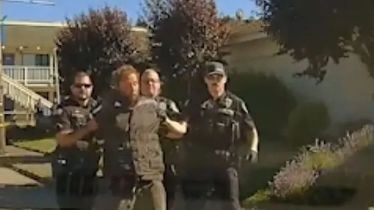 Policajac gledao TikTok dok je čovjek umirao pored njega u vozilu: Porodica traži odštetu