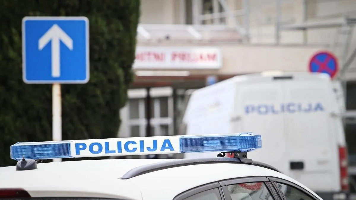 Osumnjičena majka je zbog zdravstvenog stanja prevezena u zdravstvenu ustanovu.