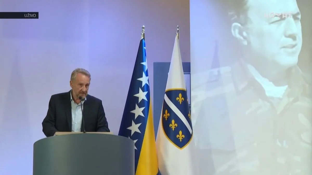 Dženaza će se klanjati danas, 6. avgusta 2025. godine, poslije ikindije namaza, u 17:15 sati u haremu Begove džamije