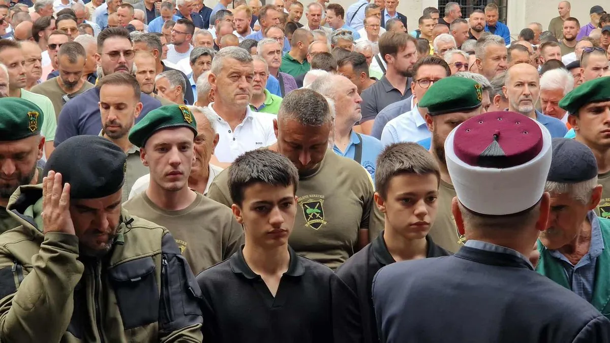 Dženazu namaz predvodio je uvaženi dr. Husein ef. Kavazović, reisu-l-ulema Islamske zajednice Bosne i Hercegovine