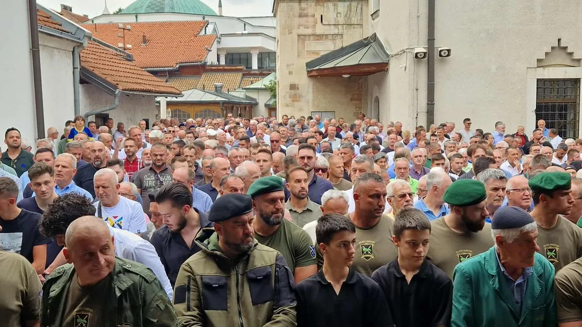 Dženazu namaz predvodio je uvaženi dr. Husein ef. Kavazović, reisu-l-ulema Islamske zajednice Bosne i Hercegovine