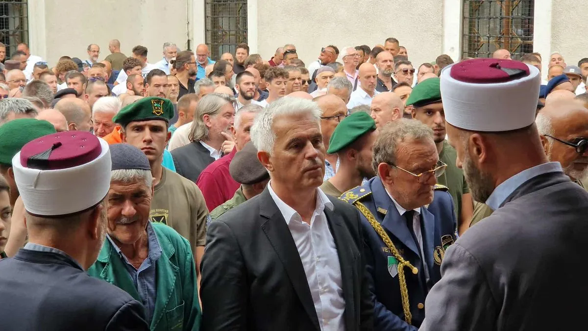 Dženazu namaz predvodio je uvaženi dr. Husein ef. Kavazović, reisu-l-ulema Islamske zajednice Bosne i Hercegovine