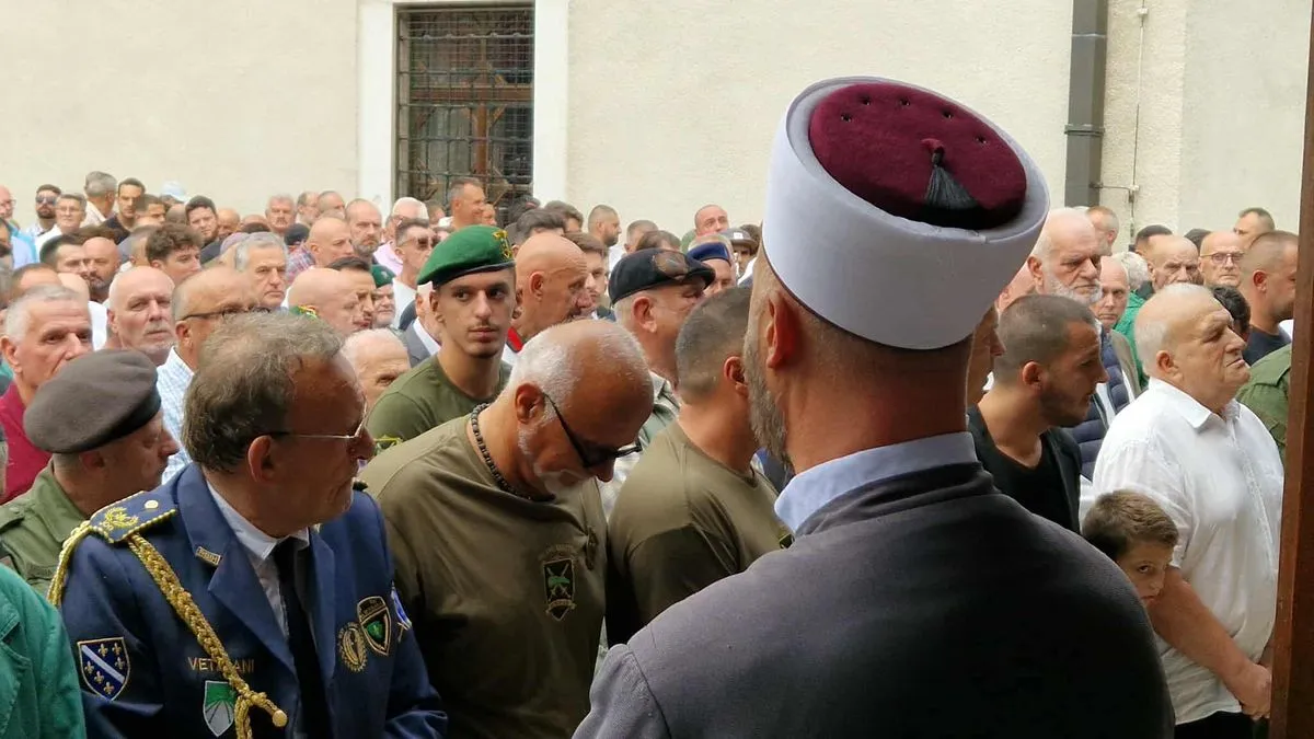 Dženazu namaz predvodio je uvaženi dr. Husein ef. Kavazović, reisu-l-ulema Islamske zajednice Bosne i Hercegovine