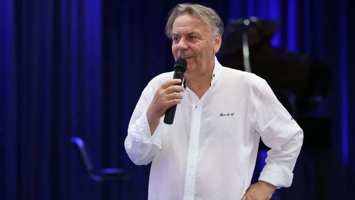 Topla atmosfera, neposredna komunikacija s publikom i prepoznatljiv duh njegovog humora učinili su ovu večer nezaboravnom