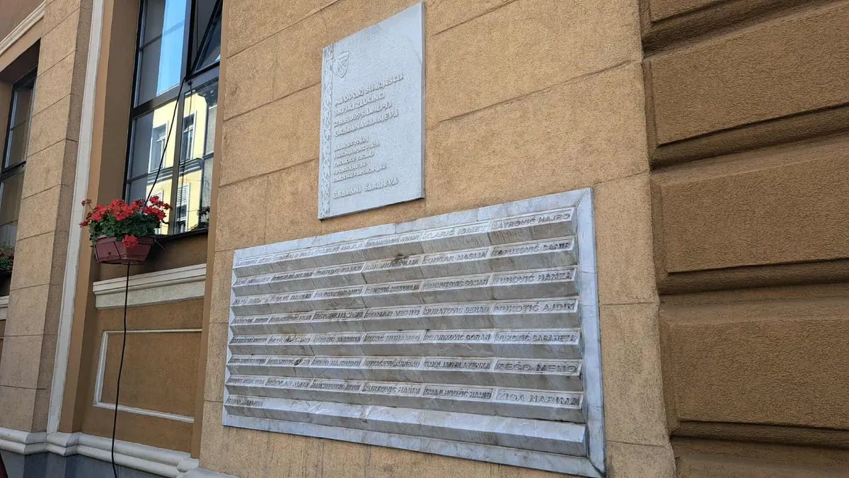 Otvorena izložba u Vijećnici povodom 30. godišnjice masakra počinjenog na Markalama