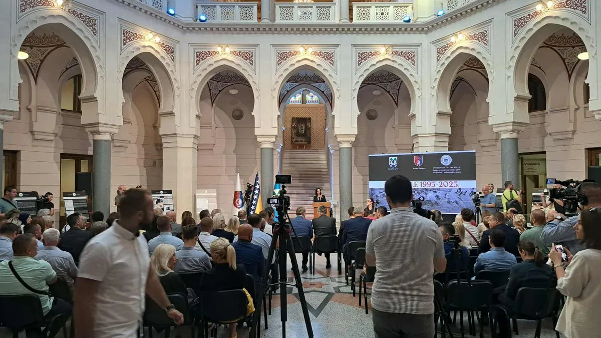 Masakr na Markalama iz augusta 1995. je bio posljednji veliki zločin počinjen od velikosrpskih paravojnih snaga nad civilima Sarajeva