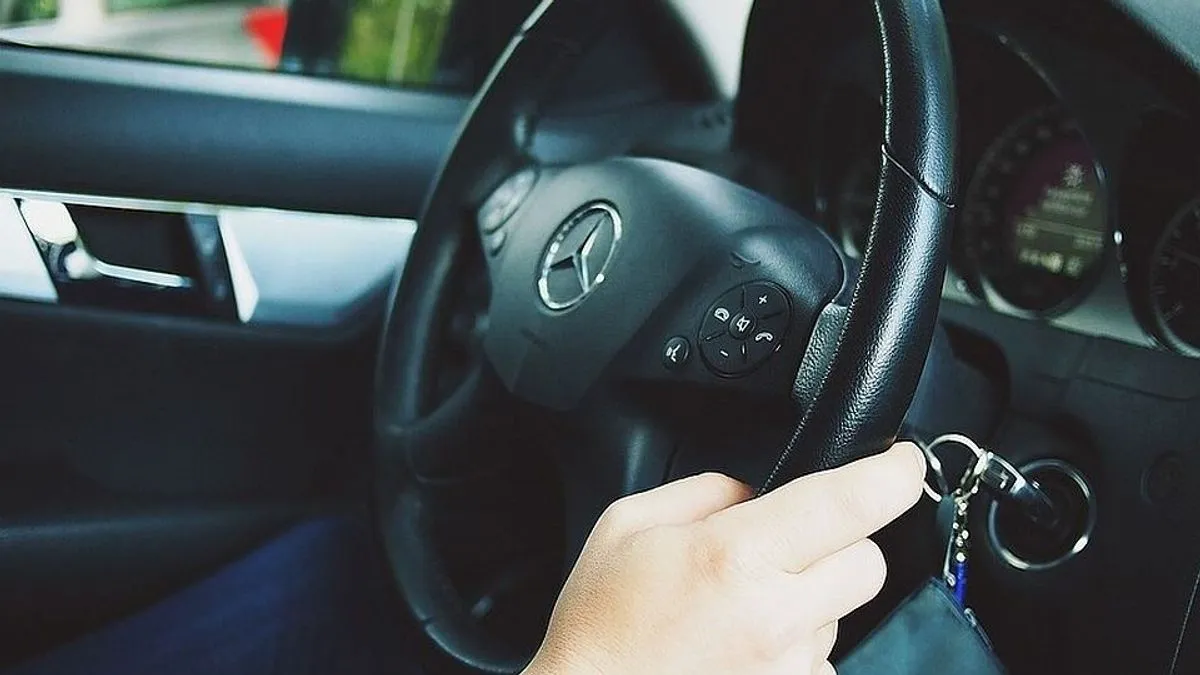 Na kraju, prije probne vožnje ili razgovora o cijeni, zavirite ispod haube. 