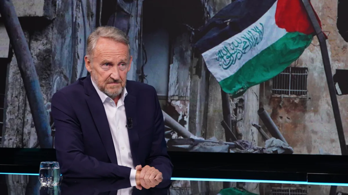 Gost večerašnjeg izdanja emisije '7Plus' bio je predsjednik SDA Bakir Izetbegović sa kojim smo razgovarali o najvažnijim političkim i društvenim aktuelnostima.