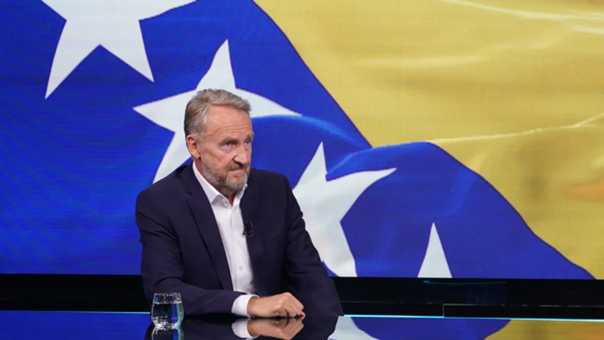 Gost večerašnjeg izdanja emisije '7Plus' bio je predsjednik SDA Bakir Izetbegović sa kojim smo razgovarali o najvažnijim političkim i društvenim aktuelnostima.