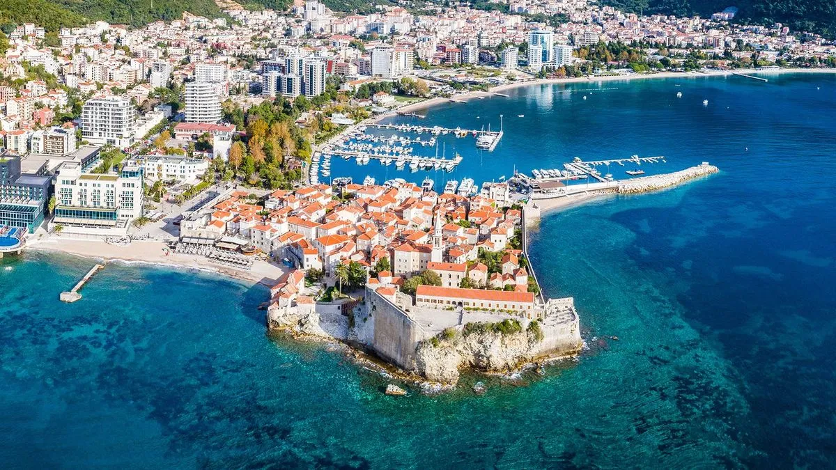 List navodi da su u toj diskoteci protekle noći trebale da se održe borbe u globalno najbrže rastućem borilačkom sportu, "bare knuckle".