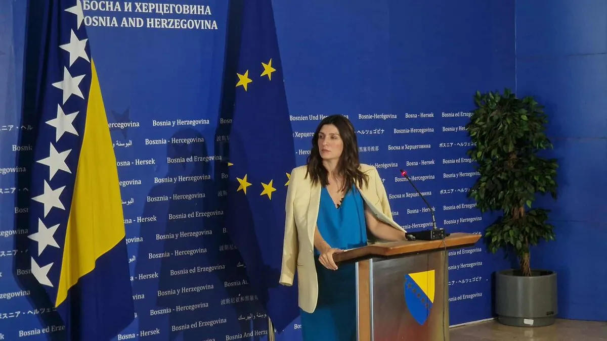 Sugerišemo i kolegama iz HDZ-a da odluče da li su za EU, da li će poštivati odluke naših institucija, rekla je Ćudić