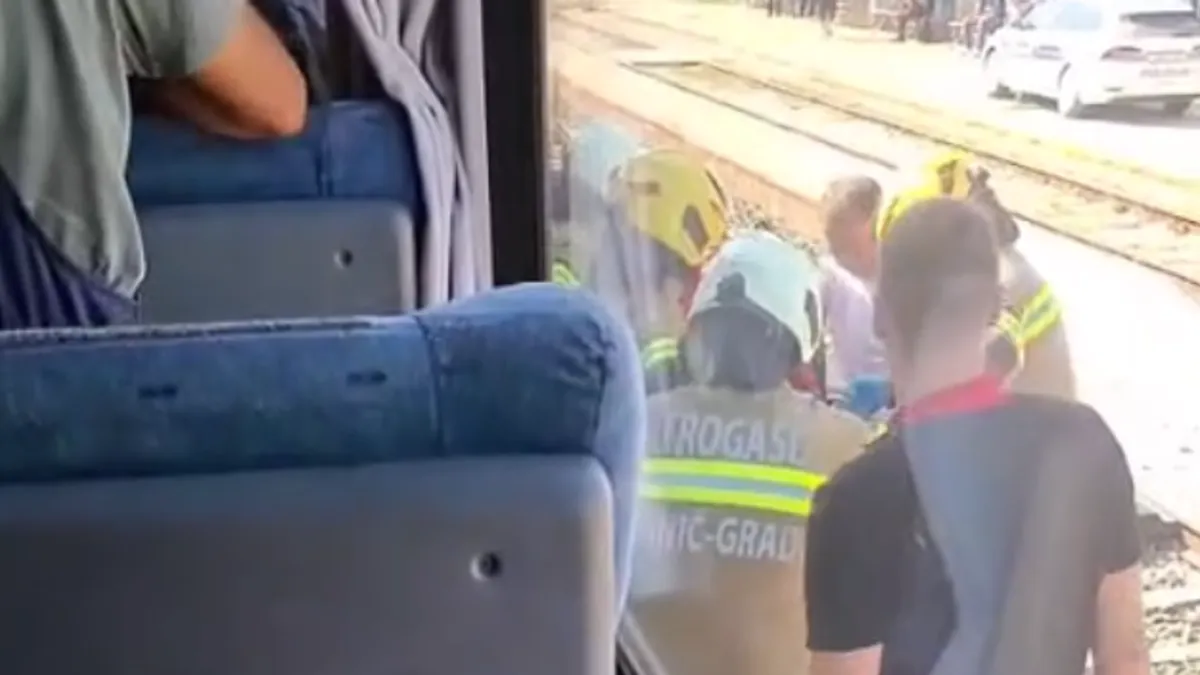 Ekipe hitne pomoći i vatrogasci Javne vatrogasne jedinice odmah su reagovali te pomogli u izvlačenju.