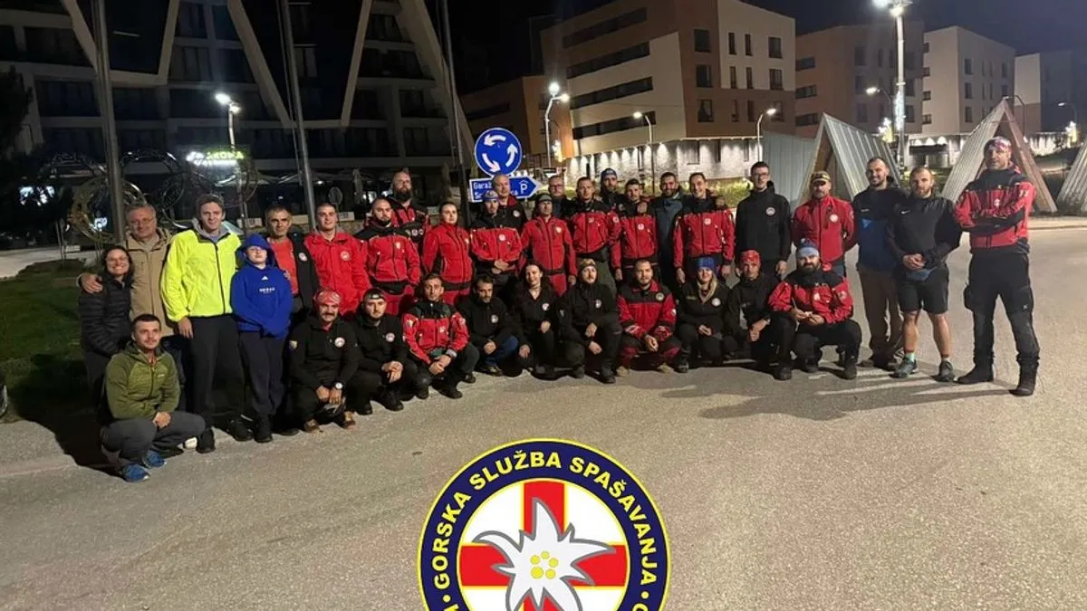 Transport je vođen preko strmog i kamenitog planinskog reljefa.