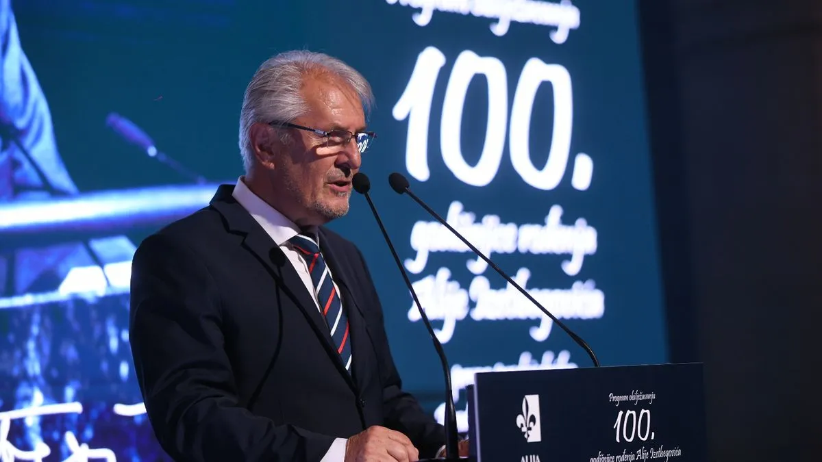 Naglasio je da je naslijeđe Alije Izetbegovića više od politike – ono je vrijednosni kompas koji nas i danas vodi prema zajedništvu, pravdi i vjeri u čovjeka i u Boga