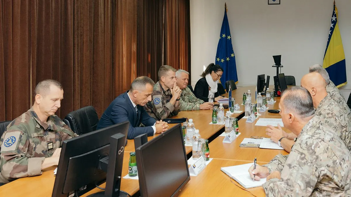 Tokom razgovora operativni komandant zahvalio se rukovodstvu Oružanih snaga Bosne i Hercegovine na značajnoj podršci koju pružaju EUFOR-u.