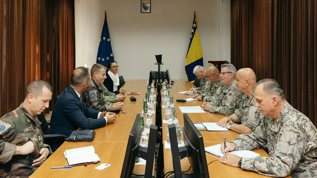 Tokom razgovora operativni komandant zahvalio se rukovodstvu Oružanih snaga Bosne i Hercegovine na značajnoj podršci koju pružaju EUFOR-u.