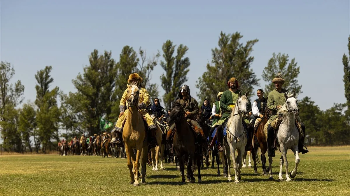 Riječ je o najvećem evropskom festivalu posvećenom tradicionalnom jahanju, streličarstvu i folkloru