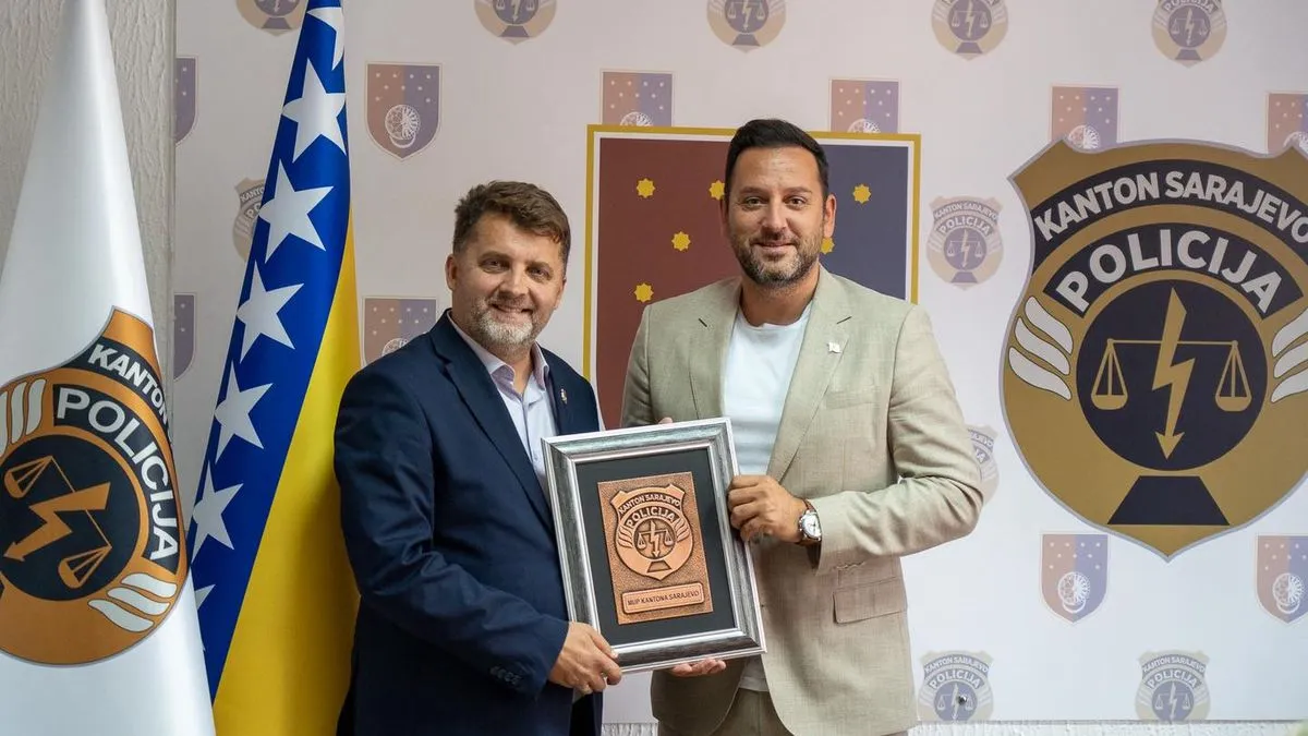 Na ovaj način, građani će iz udobnosti svoga doma, ili bilo koje druge lokacije, elektronskim putem upućivati zahtjev.