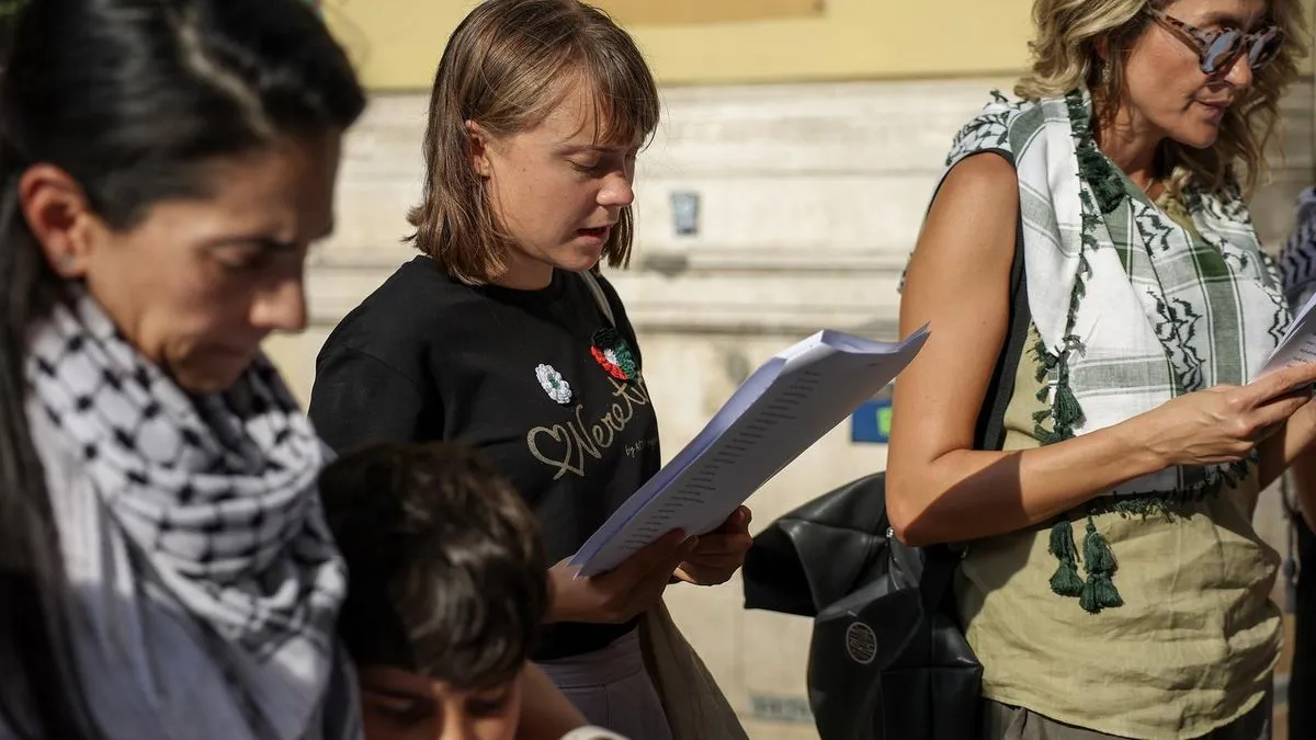 Greta Thunbergh u centru Sarajeva čitala imena ubijene djece u Gazi: Nosila Cvijet Srebrenice