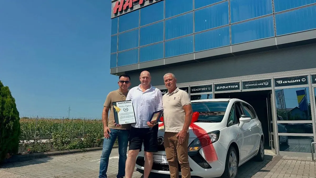 U poruci zahvalnosti istaknuto je da Nedim nije samo vrijedan radnik, nego i cijenjeni član poslovne porodice, čiji radni doprinos ostavlja neizbrisiv trag u historiji kompanije.