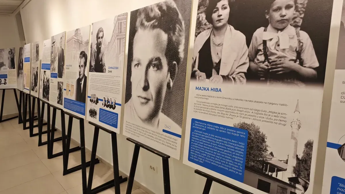 Postavka „Sjećanja“ približava privatni život Alije Izetbegovića kao porodičnog čovjeka – supruga, oca, brata i djeda